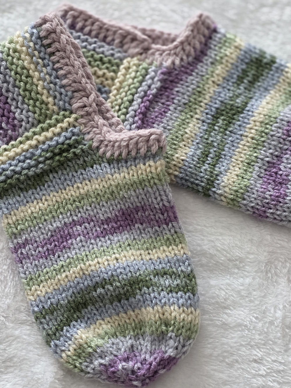 Hand-Knit Womenโs Slippers